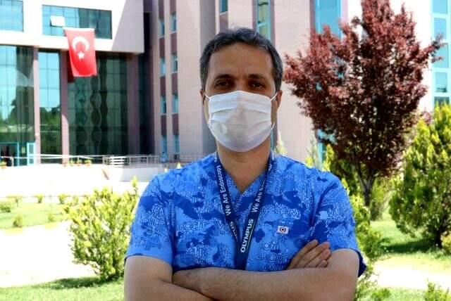 Uzun süre kullanılan maskeler koronavirüsün yayılma riskini artırıyor Uzun süre kullanılan maskeler koronavirüsün yayılma riskini artırıyor