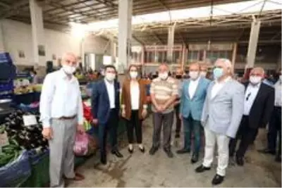 Vali Becel ve Başkan Arı, kapalı pazaryerinde incelemelerde bulundu