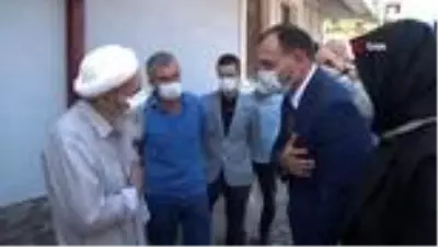 Vali Çetin Oktay Kaldırım ilk ziyaretini Şehit Kaymakamın ailesine gerçekleştirdi Vali Çetin Oktay Kaldırım ilk ziyaretini Şehit Kaymakamın ailesine gerçekleştirdi