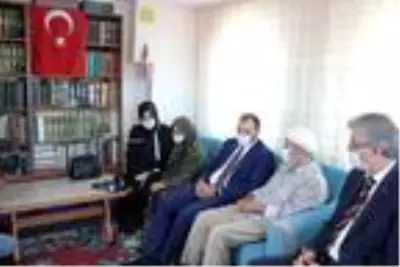 Vali Kaldırım'dan ilk ziyaret Şehit Kaymakam Safitürk'ün babasına Vali Kaldırım'dan ilk ziyaret Şehit Kaymakam Safitürk'ün babasına