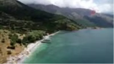 Van Gölü'nün saklı koyları ziyaretçilerini mest ediyor Van Gölü'nün saklı koyları ziyaretçilerini mest ediyor