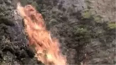 5 kişiye mezar olan faciadan yeni görüntüler! Dağ yarıldı, içinden sel suları fışkırdı 5 kişiye mezar olan faciadan yeni görüntüler! Dağ yarıldı, içinden sel suları fışkırdı