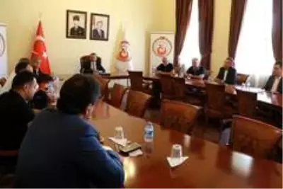 AGC'den Veli Yazıcı'ya 'Hayırlı olsun' ziyareti AGC'den Veli Yazıcı'ya 'Hayırlı olsun' ziyareti