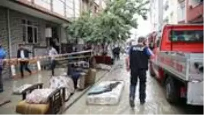 Çevre ve Şehircilik Bakanı Kurum: İstanbul'da selin oluşturduğu zararlar giderilecek Çevre ve Şehircilik Bakanı Kurum: İstanbul'da selin oluşturduğu zararlar giderilecek