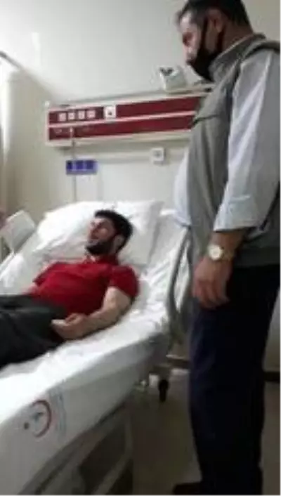 Kendilerine doğru gelen ayıdan kaçan kuzenler, dağlık alandan yuvarlanarak yaralandı Kendilerine doğru gelen ayıdan kaçan kuzenler, dağlık alandan yuvarlanarak yaralandı