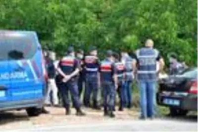 Kesik kol cinayetini itiraf eden zanlıya, keşif yaptırıldı Kesik kol cinayetini itiraf eden zanlıya, keşif yaptırıldı