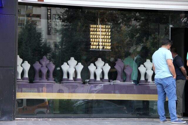Kuyumcu, 300 milyon TL'lik vurgun yapıp ortadan kayboldu