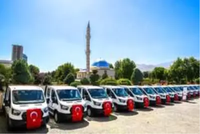 Malatya'da büyükşehir araç filosunu yeniliyor Malatya'da büyükşehir araç filosunu yeniliyor