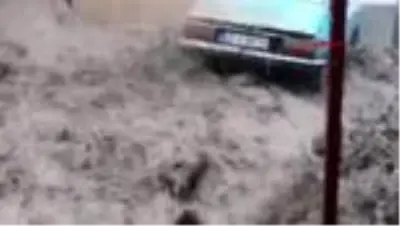 Manisa'da sağanak yağış yaşamı olumsuz etkiledi Manisa'da sağanak yağış yaşamı olumsuz etkiledi