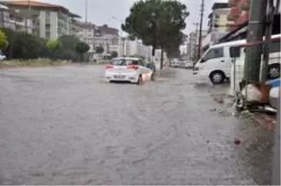 Soma'da aşırı yağış hayatı felç etti
