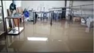 Tekirdağ'da sağanak hayatı olumsuz etkiliyor Tekirdağ'da sağanak hayatı olumsuz etkiliyor