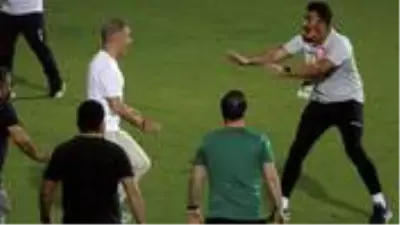 Trabzonspor Başkanı Ağaoğlu: Rahmetli anama küfür ettikleri için sahaya indim Trabzonspor Başkanı Ağaoğlu: Rahmetli anama küfür ettikleri için sahaya indim