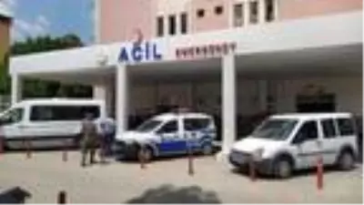 Tüfekle selfie çekmek isteyen genç kız, başından ağır yaralandı Tüfekle selfie çekmek isteyen genç kız, başından ağır yaralandı