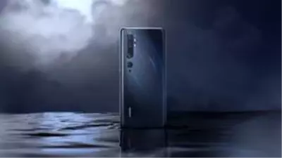 Xiaomi 'Dönen Kameralı' Garip Telefon Patenti Aldı Xiaomi 'Dönen Kameralı' Garip Telefon Patenti Aldı