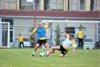 Yeni Malatyaspor'da gözler Fenerbahçe maçına çevrildi Yeni Malatyaspor'da gözler Fenerbahçe maçına çevrildi
