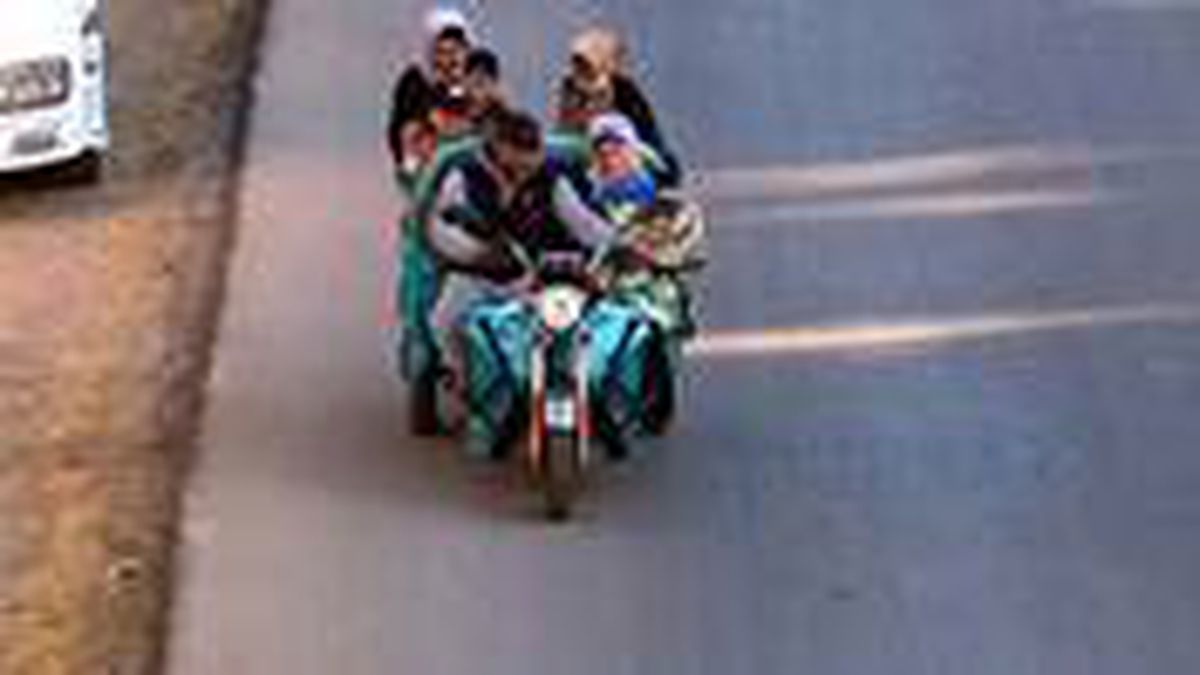 10 kişilik aile 1 motosiklete bindi
