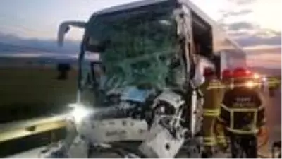 2 kişinin can verdiği, 18 kişinin yaralandığı kaza için korkunç iddia: Şoför uyuyakaldı 2 kişinin can verdiği, 18 kişinin yaralandığı kaza için korkunç iddia: Şoför uyuyakaldı