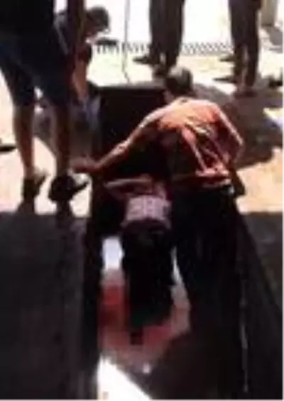 Alanya'da yaşlı adam adres sormak için girdiği tamircide kanala düştü Alanya'da yaşlı adam adres sormak için girdiği tamircide kanala düştü