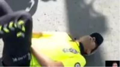 Ankara'da uyardığı vatandaşın saldırısına uğrayan polis memuru olduğu yere yığılıp kaldı Ankara'da uyardığı vatandaşın saldırısına uğrayan polis memuru olduğu yere yığılıp kaldı