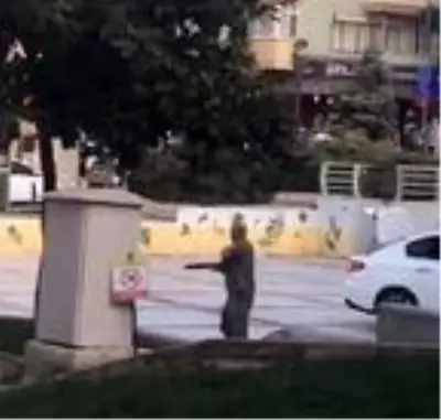 Balçova Belediyesi önünde çifte silahlı dehşet: Kardeşi işe alınmayınca ateş açtı