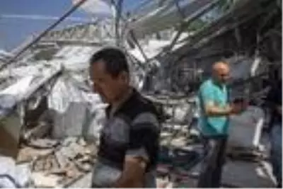 Çatalca'da yaralayan hortumu böyle görüntülediler; Hasar tespit çalışmaları başladı Çatalca'da yaralayan hortumu böyle görüntülediler; Hasar tespit çalışmaları başladı
