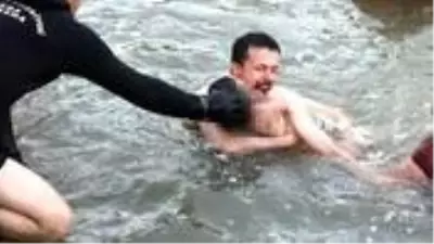 Derede kaybolan Ayberk'in cansız bedenine ulaşıldı! Anne ve babası fenalaştı, dedesi kalp krizi geçirdi Derede kaybolan Ayberk'in cansız bedenine ulaşıldı! Anne ve babası fenalaştı, dedesi kalp krizi geçirdi