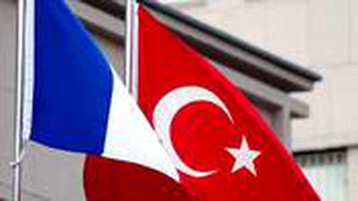 Dışişleri Bakanı Çavuşoğlu, Türkiye ile ilgili küstah sözler sarf eden Macron'a yanıt verdi