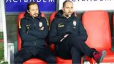 Fatih Terim'in yeni sezondaki yardımcısı Ayhan Akman olacak Fatih Terim'in yeni sezondaki yardımcısı Ayhan Akman olacak