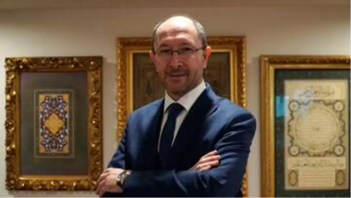 Fuat Erdal kimdir? Fuat Erdal kaç yaşında ve ne iş yapıyor? Fuat Erdal hayatı ve biyografisi! Anadolu Üniversitesine Fuat Erdal atanadı! AÖF'e atama!