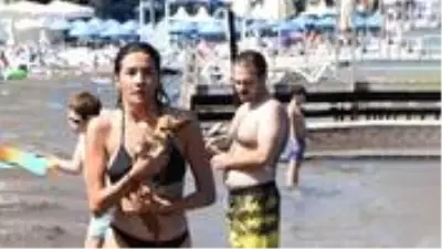 Halk plajına giden Aybüke Pusat, görüntülendiğini görünce küplere bindi Halk plajına giden Aybüke Pusat, görüntülendiğini görünce küplere bindi