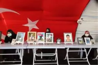 HDP önündeki ailelerin evlat nöbeti 296'ncı gününde