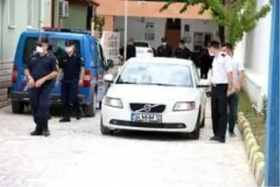 Kaza yapan Alişan, ailesiyle birlikte hastaneye gitti Kaza yapan Alişan, ailesiyle birlikte hastaneye gitti