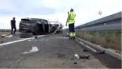Kaza yapan Alişan, ailesiyle birlikte hastaneye geldi Kaza yapan Alişan, ailesiyle birlikte hastaneye geldi