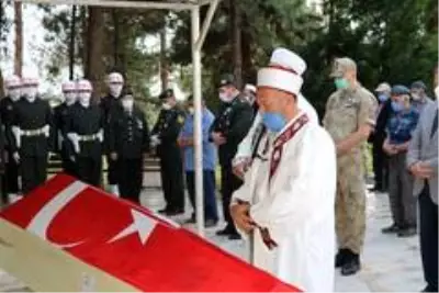 Kıbrıs gazisi son yolculuğuna uğurlandı Kıbrıs gazisi son yolculuğuna uğurlandı