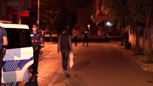 Küçükçekmece'de yol verme kavgası kanlı bitti: 3 yaralı