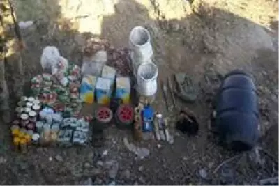 Pençe Kaplan Operasyonu'nda çok sayıda silah, mühimmat ve yaşam malzemesi ele geçirildi