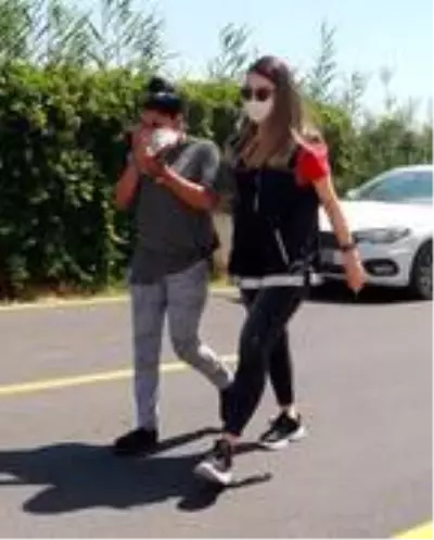 Polisin baskın yaptığı evde uyuşturucuyu banyo giderine atmaya çalıştı