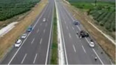 Şarkıcı Alişan Manisa'da kaza yaptı Şarkıcı Alişan Manisa'da kaza yaptı
