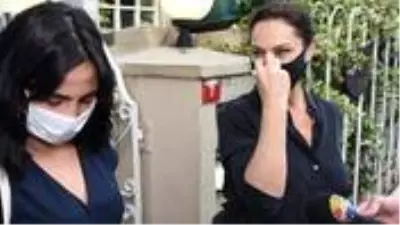 Siyah maske takan Hülya Avşar: Kızım peçelileri gördüğünde bak öcü diyordum Siyah maske takan Hülya Avşar: Kızım peçelileri gördüğünde bak öcü diyordum