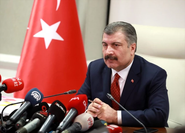 Son Dakika: Sağlık Bakanı Koca, 'Türkiye'de ikinci dalga mı yaşanıyor?' sorusuna yanıt verdi