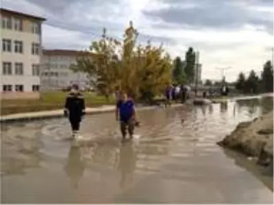 Tekirdağ'da selin vurduğu ilçelerde tahliye çalışması Tekirdağ'da selin vurduğu ilçelerde tahliye çalışması