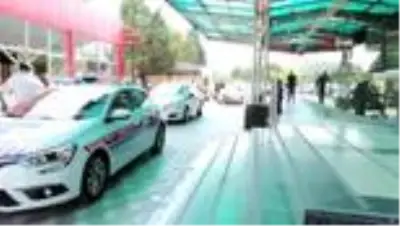 Son dakika haberi! Ünlü şarkıcı Alişan ailesiyle birlikte kaza geçirdi Son dakika haberi! Ünlü şarkıcı Alişan ailesiyle birlikte kaza geçirdi