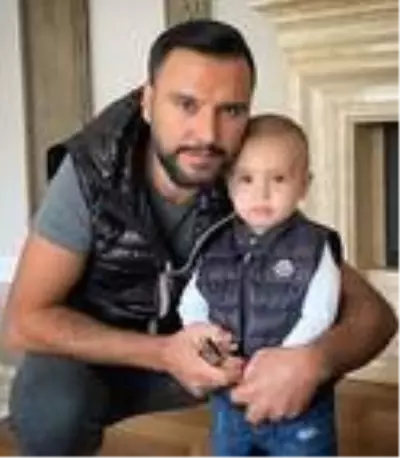 Ünlü şarkıcı Alişan ve ailesi ölümden döndü Ünlü şarkıcı Alişan ve ailesi ölümden döndü