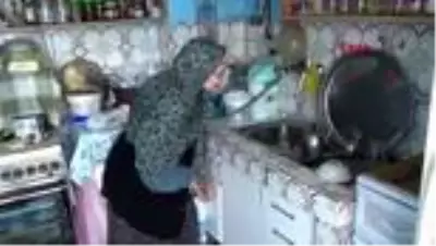 Son dakika... 800 bin lira değerindeki altınlarını banka kasasından alarak, dolandırıcalara teslim etti Son dakika... 800 bin lira değerindeki altınlarını banka kasasından alarak, dolandırıcalara teslim etti