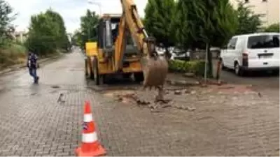 Başiskele'de cadde ve sokaklardaki sorunlar çözülüyor Başiskele'de cadde ve sokaklardaki sorunlar çözülüyor