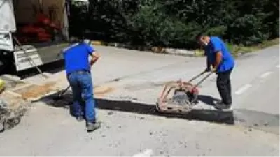 Başiskele'de cadde ve sokaklardaki sorunlar çözülüyor Başiskele'de cadde ve sokaklardaki sorunlar çözülüyor