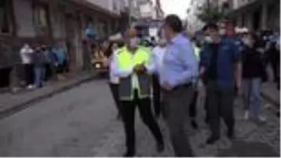Başkan Bozkurt su basan bodrum katları inceledi Başkan Bozkurt su basan bodrum katları inceledi