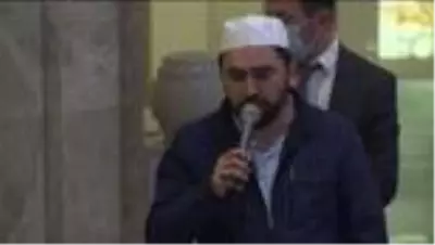 Diyanet İşleri Başkanı Erbaş, Ahmet Hamdi Akseki Camisi’nde sabah namazı kıldırdı