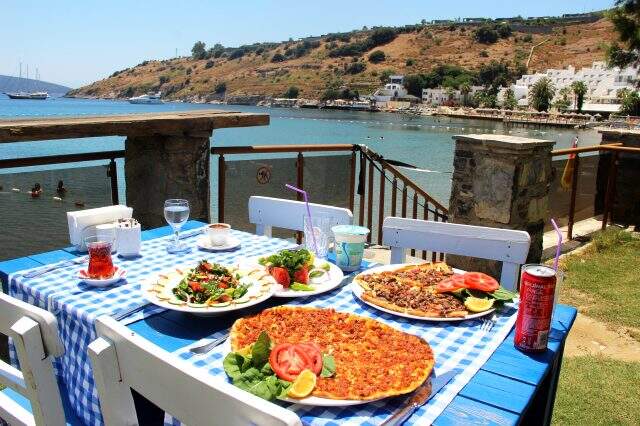 Dudak uçuklatan fiyat Bodrum'u karıştırdı! Döneri, pideyi 10 katı fiyatına sattılar