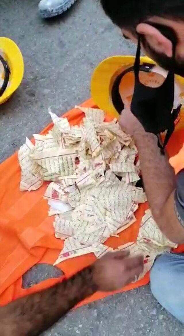 İki gece üst üste Kur'an-ı Kerim'i parçalayıp yere atan şahıs, kameralara yakalandı